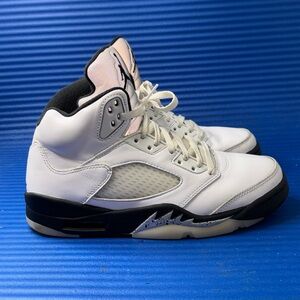 Size 7.5- Men’s Nike Air Jordan 5 Retro DD0587-110 Reverse Metallic Sneakers